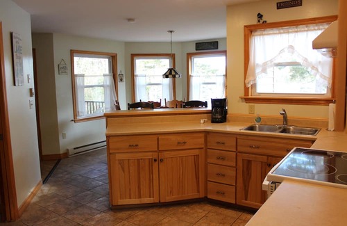 Saint Patrick Cottage | Beautiful 4 Season Lakefront Cottage on quiet Lily Lake