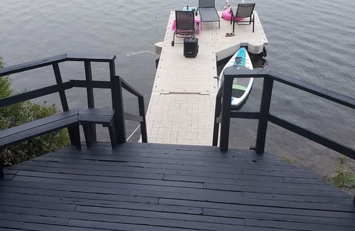 Saint Patrick Cottage | Beautiful 4 Season Lakefront Cottage on quiet Lily Lake