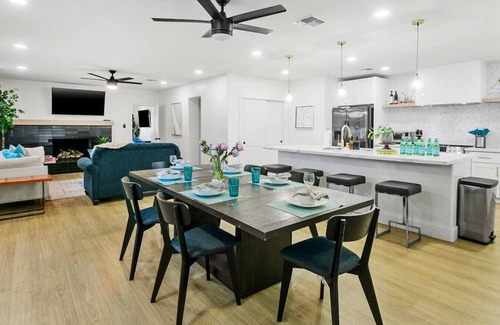 Camelback East House | The Entertainers Dream Villa: Private Pool & Games