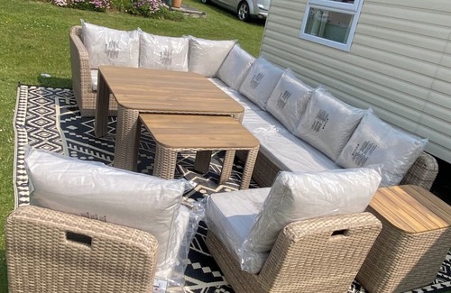 Padstow House | Cosy caravan by the sea—your perfect escape on Cornwall’s north coast.