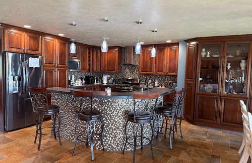 Pierre House | Gorgeous 6-bedroom, 5 bath house with magnificent view of the river in Ft Pierre