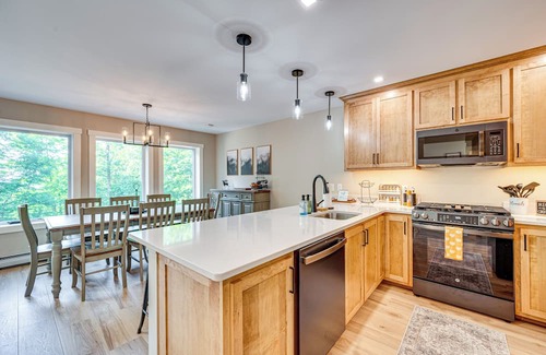East Burke House | Ski-In/Ski-Out: Recently Built Burke Townhome!