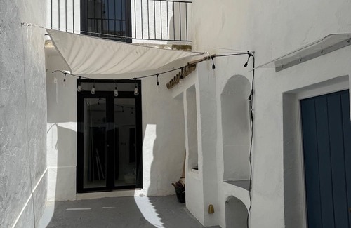 Olvera House | Casa Entre Lunas - Stylish Rustic Retreat in Historic Mountain Village