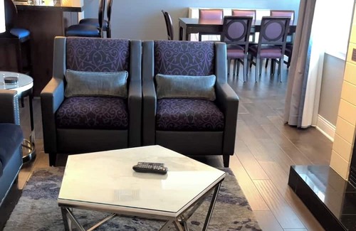Anaheim Resort Apartment | 2-bedroom hotel suites with WiFi, and Full kitchen. Close to Disneyland