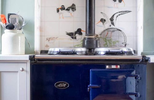 Southerndown Cottage | Boho Family Escape near Dunraven Bay with Sea View