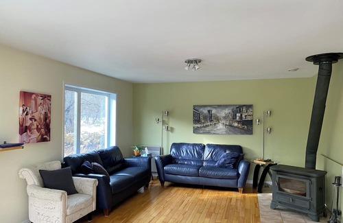 Hatley House | Secluded, peaceful country house on a magnificent 5-acre site.