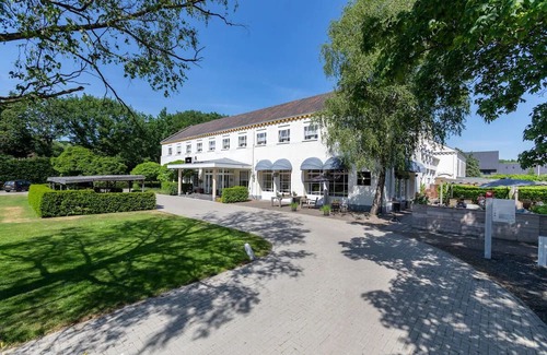 Bosschenhoofd House | Serene Escape in Bosschenhoofd near top Nature trails, water park & local sites