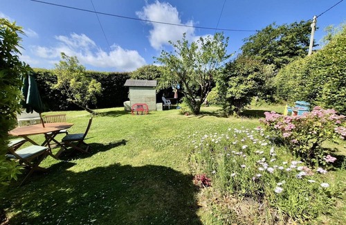 St. Andrews Cottage | Spacious family-friendly cottage within hillside village