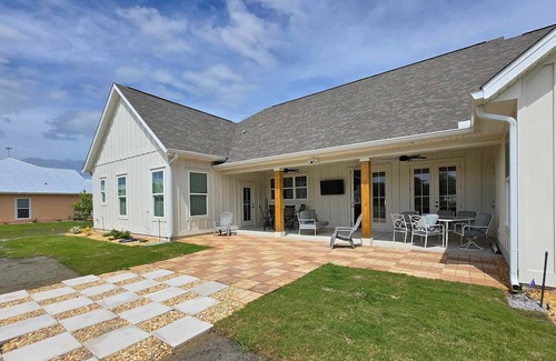 Kingsland House | Tranquil 3-bed house in Kingsland. Centrally located for adventures & relaxing,