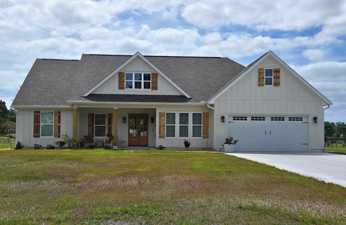 Kingsland House | Tranquil 3-bed house in Kingsland. Centrally located for adventures & relaxing,