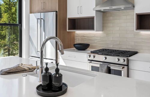 Bozeman Condo | Bridger Basecamp located at Bridger Bowl with direct access to Crosscut!