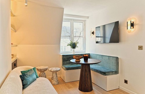 6th Arrondissement Apartment | Hotel-style 2-room apartment nestled in rue des Canettes 6 eme