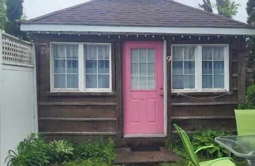 Grand Bend Cabin | Cozy Cabin #9, one block to beach