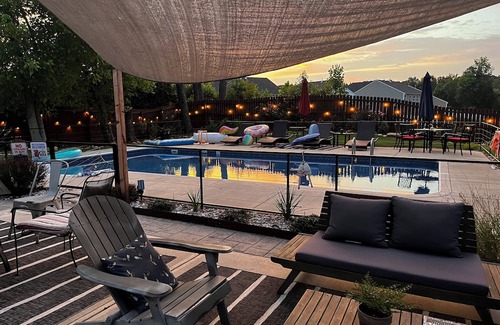 Garner Apartment | The Oasis! Close to downtown Raleigh & Coastal Credit Union at Walnut Creek