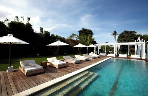 Padonan Villa | Spacious, 6-Bedroom Family Villa in Canggu