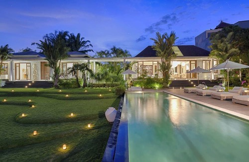 Padonan Villa | Spacious, 6-Bedroom Family Villa in Canggu