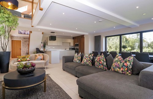 Pontyclun Cottage | FOREST LODGE, family friendly, luxury holiday cottage in Pontyclun