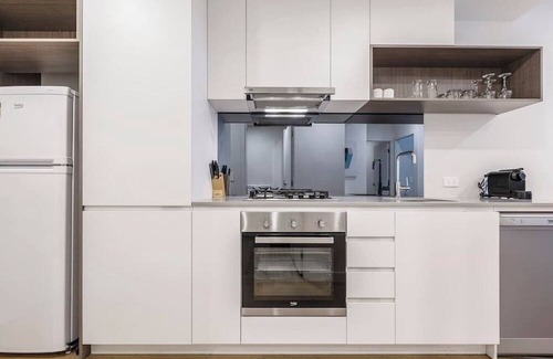 Bundoora Apartment | Executive Comfort Living Near La Trobe & RMIT Uni