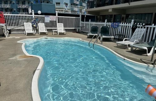Wildwood Villa | Spacious 4-bedroom villa in awesome Wildwood with WiFi.n All units combine