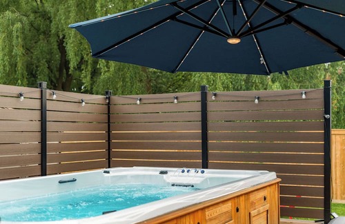 Niagara Falls House | Full Home in Niagara · Exclusive Spa Retreat