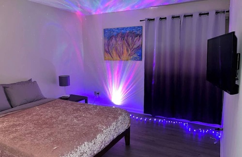 West Baltimore Apartment | Charming 1-bedroom apartment with WiFi, AC in superb Baltimore