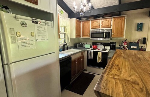 Charter Hills Ski Chalet | High Country Hiatus S