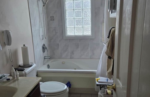 Massapequa House | RYDER CUP RENTAL AVAILABLE 9/14-10/5 MINIMUM 8 DAYS NEAR TO COURSE 7.3MI.