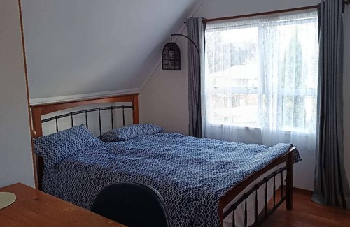 Glenfield House | Cosy and Budget room in a vintage house located at Northshore, Auckland