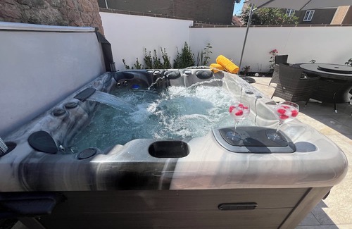 St. Clement House | Bright and spacious house .