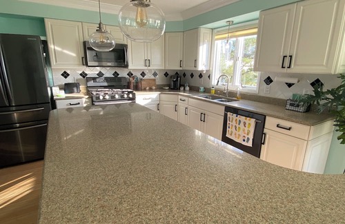 Norfolk House | Starfish Cottage . Direct Beachfront!