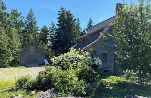 Herricks Cottage | Charming 2-bedroom cottage overlooking Penobscot Bay with WiFi