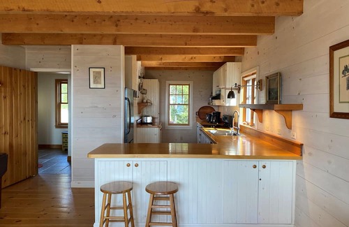 Herricks Cottage | Charming 2-bedroom cottage overlooking Penobscot Bay with WiFi