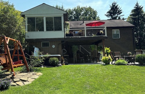 Plum House | US Open Home 0.4 miles from Oakmont Country Club Plum Pa