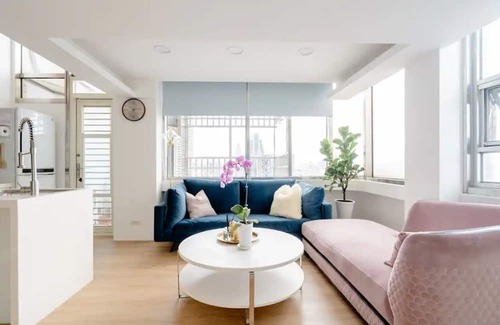 Daan Apartment | Bright and Spacious Duplex. Abundant natural light