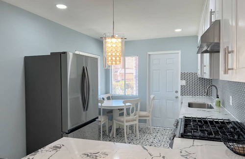 Duarte House | Central Mountain View Home near City of Hope & All