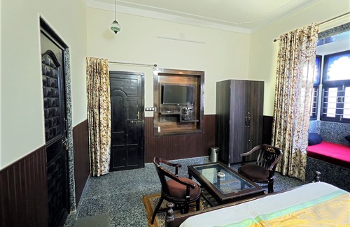 Udaipur District Villa | 4BHK Villa in Udaipur with Private Pool, Outdoor Lounge & Hill Views