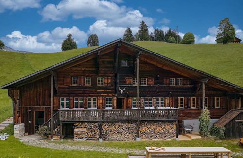 Rougemont Villa | Chalet Lion Rouge: located on top of the picturesque village of Rougemont