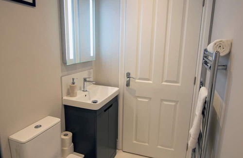 Salisbury Apartment | City View Apartment II - Salisbury. 1 bed in the centre of the Medieval City