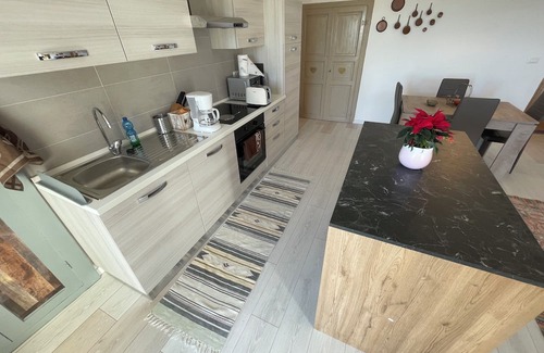 Menosio Apartment | Charming 2-bedroom apartment in adorable Menosio with AC, WiFi