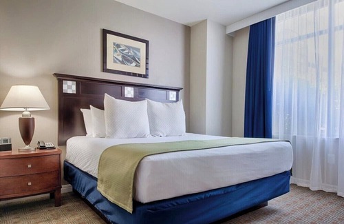 Old Town West Resort | Oxon Hill Getaway: 2 Bed/2 Bath Apt 34 chars