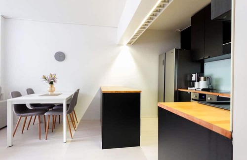Punavuori Apartment | Vibrant Helsinki Stay | 5 Min to Design District