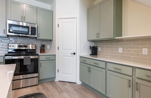 Wilmington Apartment | Barsala l Brand-new 2BD just west of Wilmington