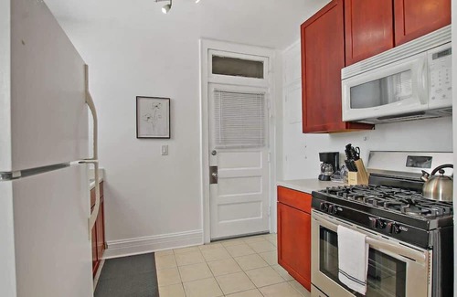 Old Irving Park Apartment | Ideal, Spacious & Furnished 1BR Apartment