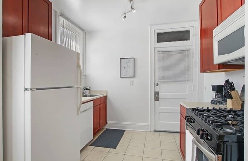 Old Irving Park Apartment | Ideal, Spacious & Furnished 1BR Apartment