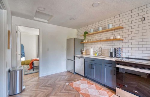 Woodstock Apartment | The Perfect Retro Portland Retreat ~Vintage Shops