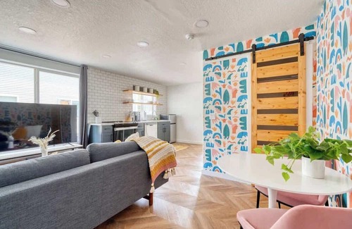 Woodstock Apartment | The Perfect Flat ~ Vintage Shops & Reed College