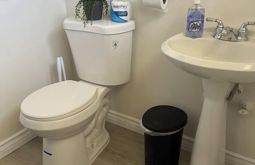 Riverside House | Spacious 5-Master suite house in UC Riverside with individual AC, WiFi. Enjoy!