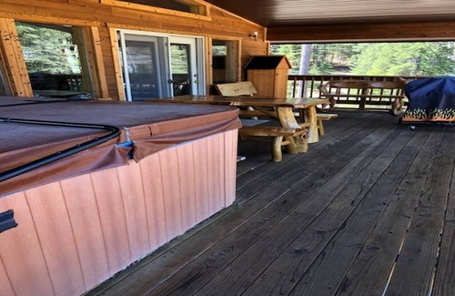 Lead Ski Chalet | {Aspen Chalet} Hot Tub, Tesla Charger, Near Deadwood!