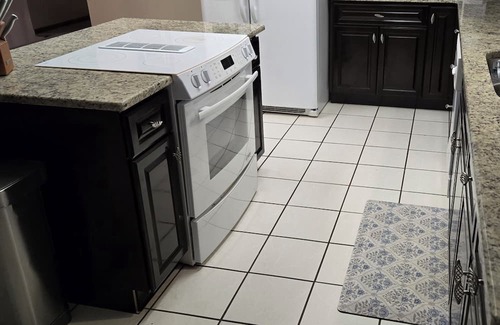 Wekiva Springs House | Charming 2-bedroom house near Wekiwa Springs State Park, pet friendly.