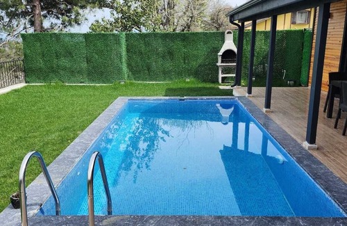 Sapanca House | 2+1 Wooden Villa for 5 People with Lake View - Heated Pool - Jacuzzi - Fireplace